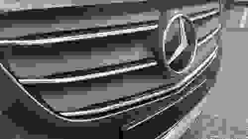 Mercedes-Benz Vito Photo at-cf141dd9ee864ef1b2ec04e4713ce0e5.jpg