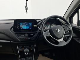 Suzuki S-Cross Photo 10