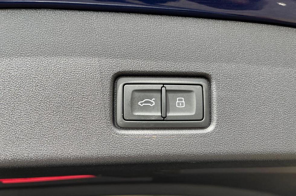 Audi Q4 Photo at-cf1acb670b9749edbb81e7d84281646a.jpg