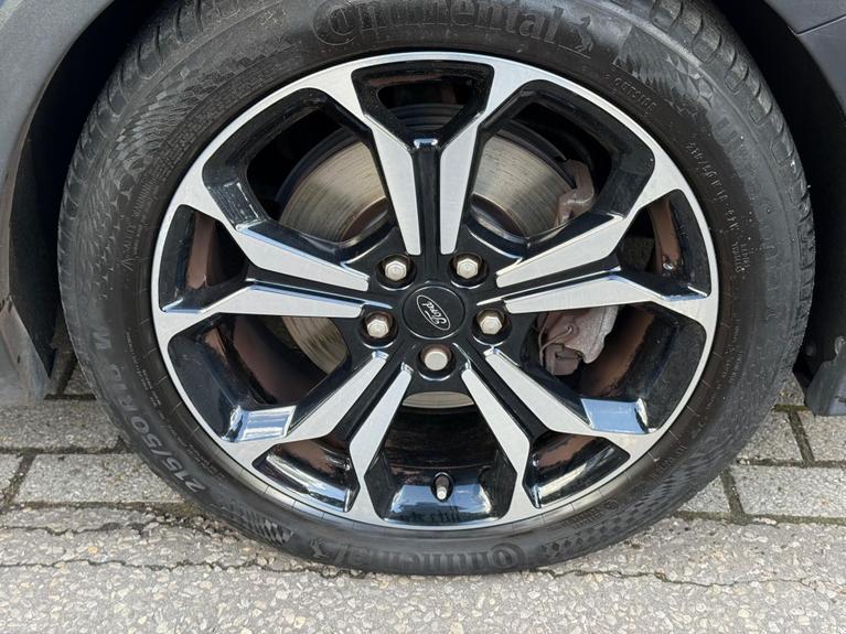 Used Ford Focus YM69LHF 15