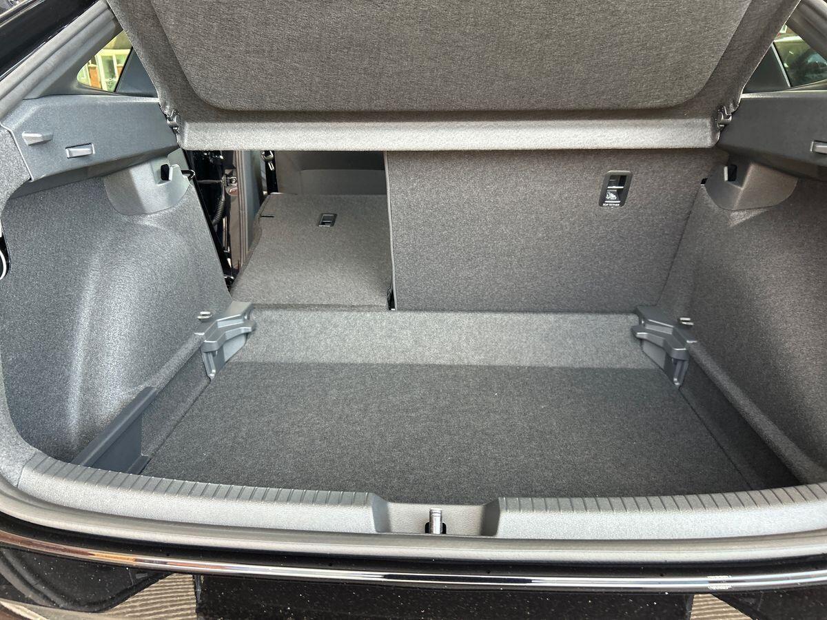 Volkswagen Taigo Photo at-cf49c6cc54e542488b292e1f99d10cd7.jpg