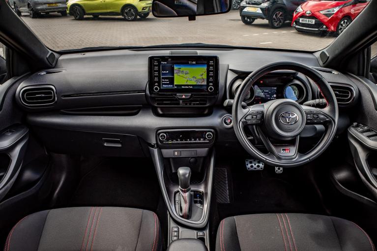Used Toyota Yaris WU73OPO 8