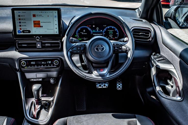 Used Toyota Yaris WR25UFB 9