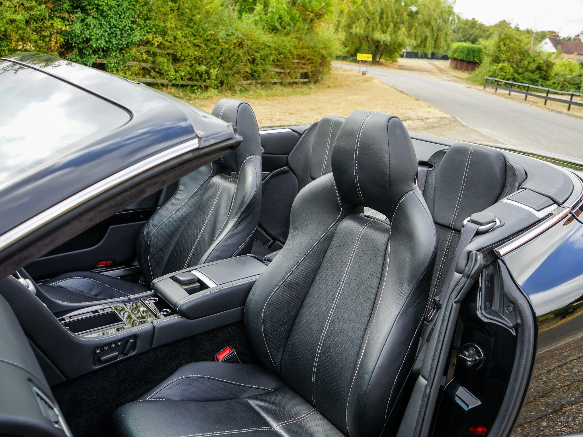 Aston Martin DB9 6.0 V12 Volante 2dr Petrol T-TronicII Euro 5 (470 bhp) — photo 13
