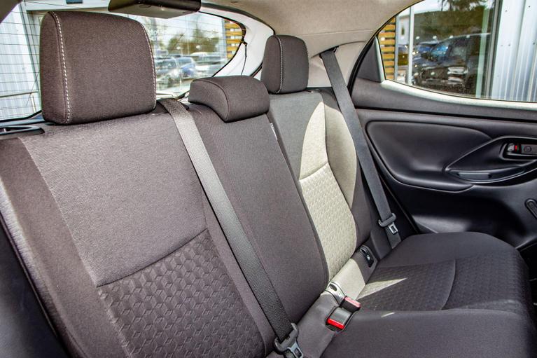 Used Toyota Yaris LS23OWV 11