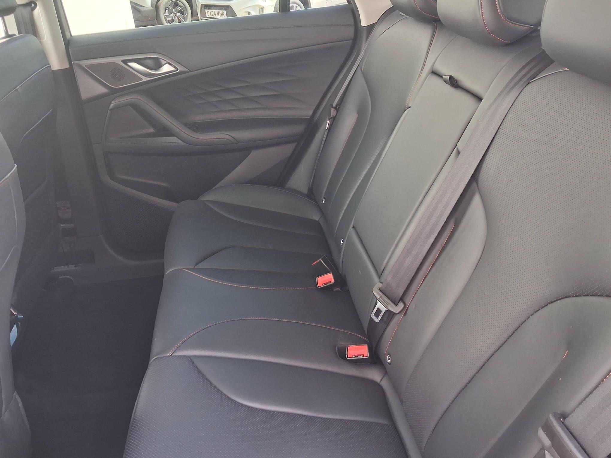 MG HS 2024 1.5 T GDI TROPHY EURO 6 S S 5DR PRICE 17,490...