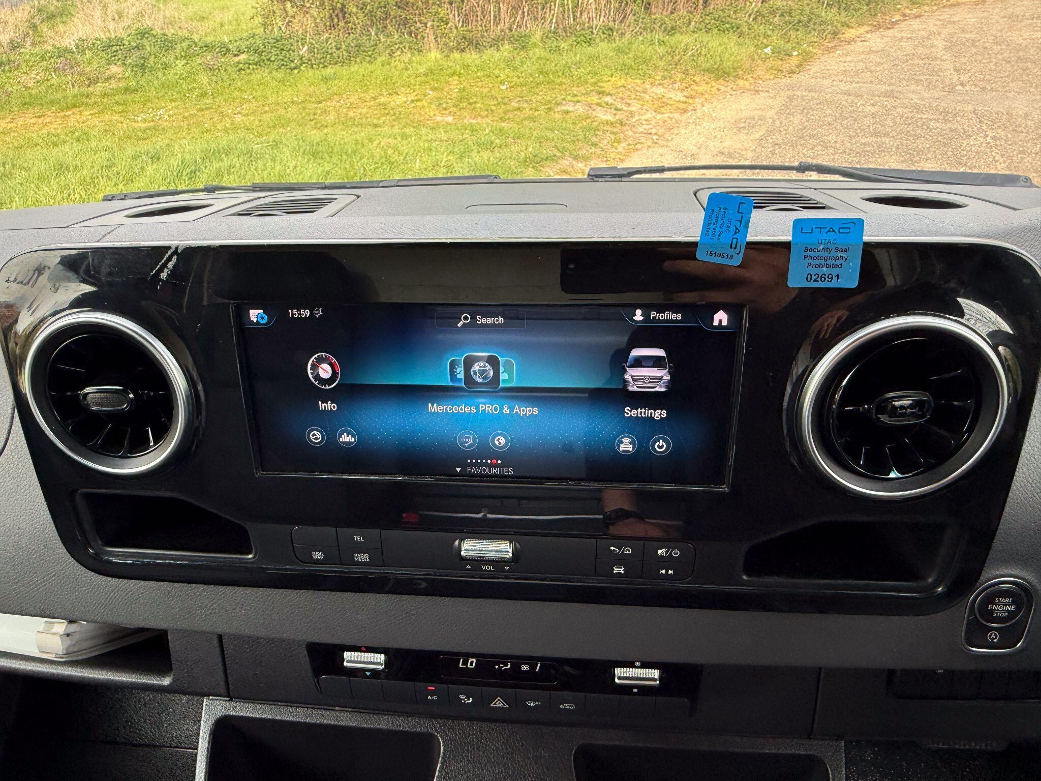Mercedes-Benz Sprinter 2.1 516 CDI Chassis Cab 2dr Diesel G-Tronic+ RWD L2 Euro 6 (163 ps) — photo 14