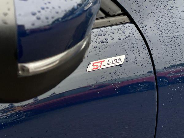 Ford Kuga Photo at-cffb756819a14e85b87cc2a6b3fab00e.jpg