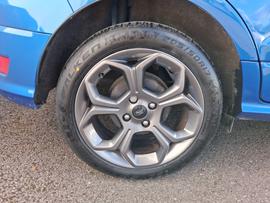 Ford EcoSport Photo 4