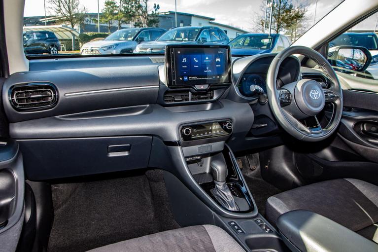 Used Toyota Yaris VK74XMR 6