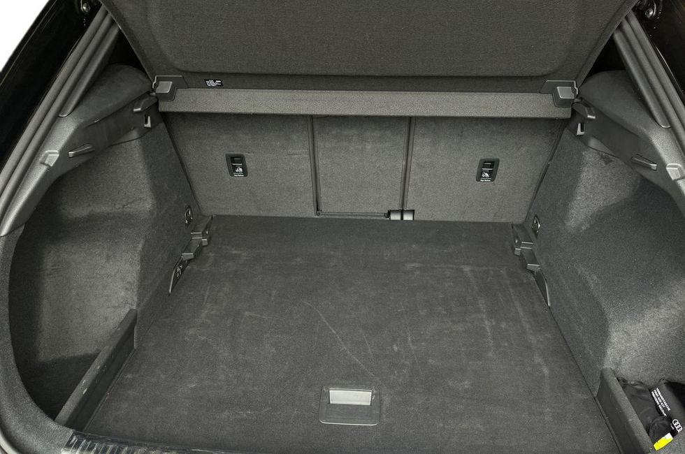 Audi Q3 Photo at-d037e6e130084bd6b1b624bf4124789a.jpg