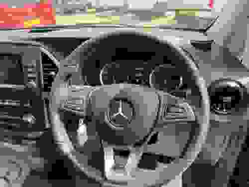 Mercedes-Benz Vito Photo at-d0422368d8e647ac8fd796985ee0d4f7.jpg