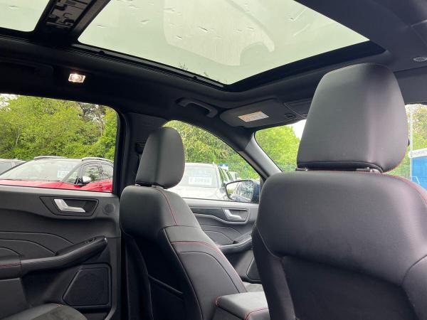 Ford Kuga Photo at-d048ebde086543219040b351b439bfb9.jpg