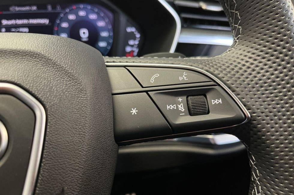 Audi Q3 Photo at-d077273e57244a4f883da65631329394.jpg