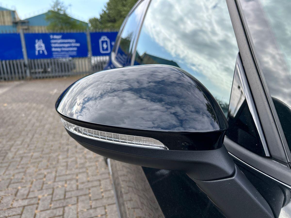 Volkswagen ID.3 Photo at-d098f0c09ab14726935e8eb9ce5cac73.jpg