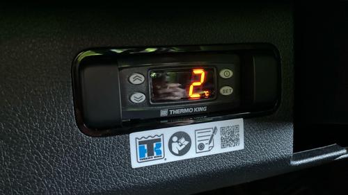 Mercedes-Benz Sprinter Photo at-d0d205d33947447cbf449de53d043bd1.jpg