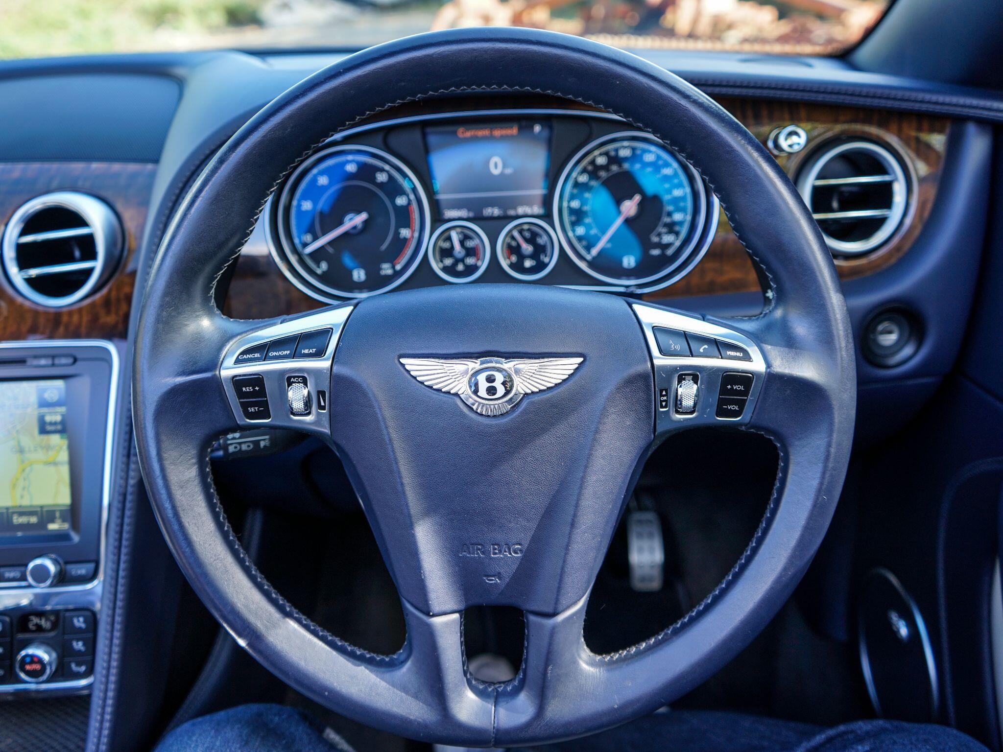 Bentley Continental 4.0 V8 GTC Convertible 2dr Petrol Auto 4WD Euro 6 (507 ps) — photo 7