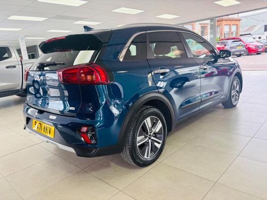 Kia Niro Photo at-d1974ea3f58c4afdab2197629a77151f.jpg