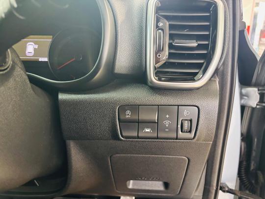 Kia Sportage Photo at-d199ac4b2e734e9e959298f7d35c4bde.jpg