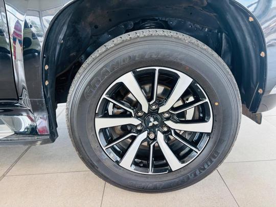 Mitsubishi Shogun Sport Photo at-d1b7bb81156148bd9341cb7d2193bf74.jpg