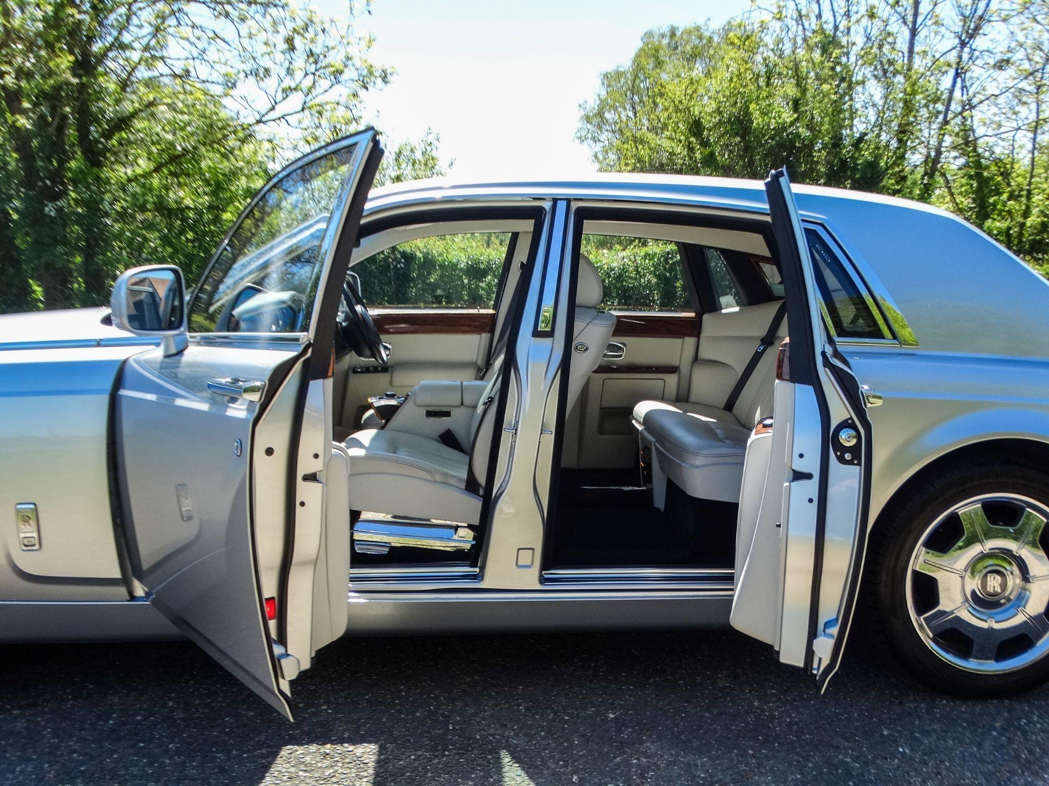 Rolls-Royce Phantom 6.7 V12 Saloon 4dr Petrol Auto Euro 5 (453 bhp) — photo 9