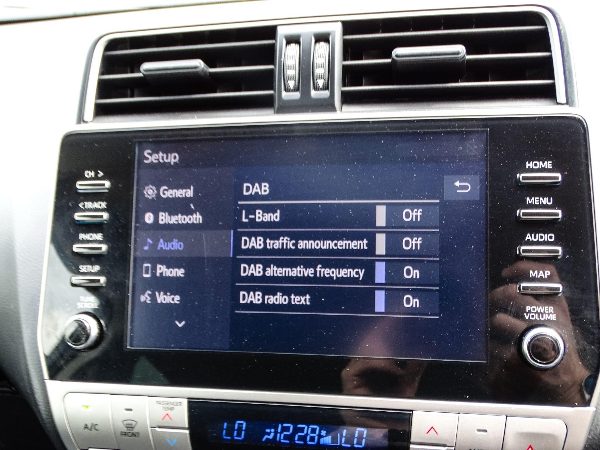 Toyota Land Cruiser 2.8D Active SUV 5dr Diesel Auto 4WD Euro 6 (s/s) (7 Seat) (204 ps) — photo 25