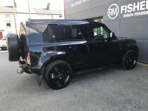 Land Rover Defender 110 Photo at-d244ed1516044898b162a32c599f5c02.jpg