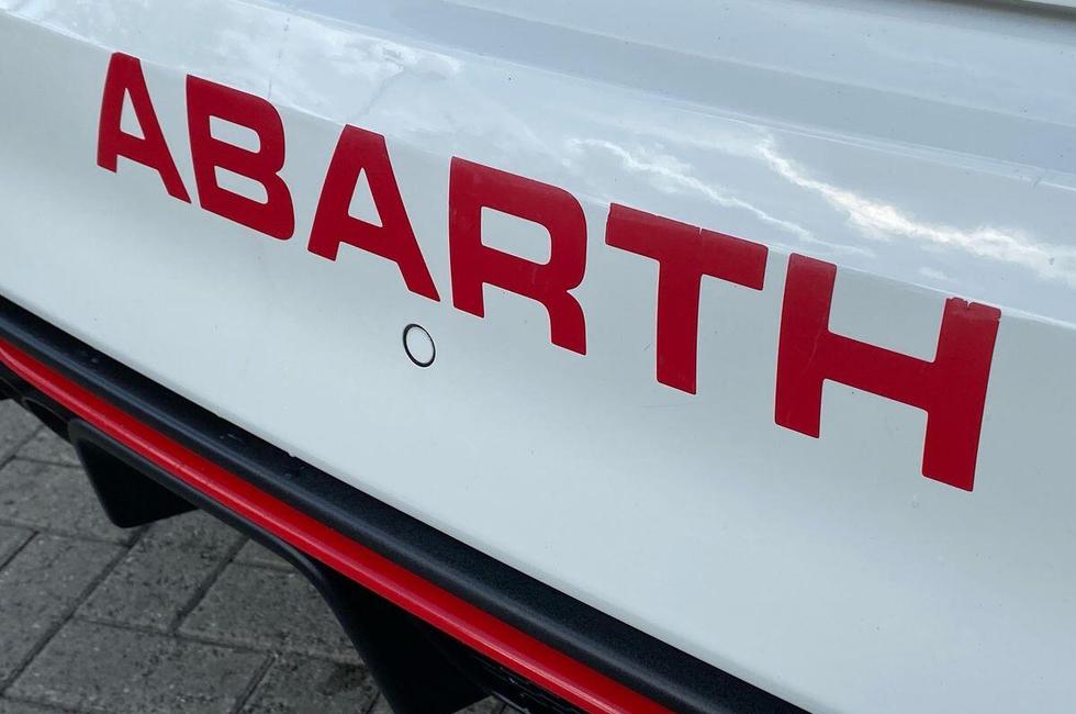 Abarth 595 Photo at-d2852bac49254deea738cbd6938deff5.jpg