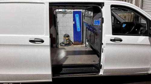 Mercedes-Benz Vito Photo at-d2ab55b66b88478cb9c79ac3c3e37232.jpg