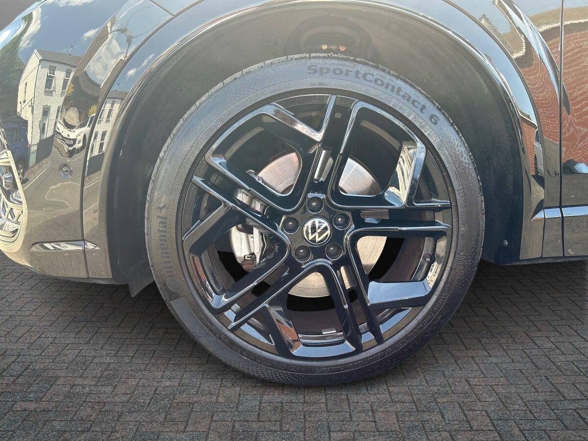 Volkswagen Tiguan Photo at-d2be0a2d2bac4af7b98f7a6ad7104155.jpg
