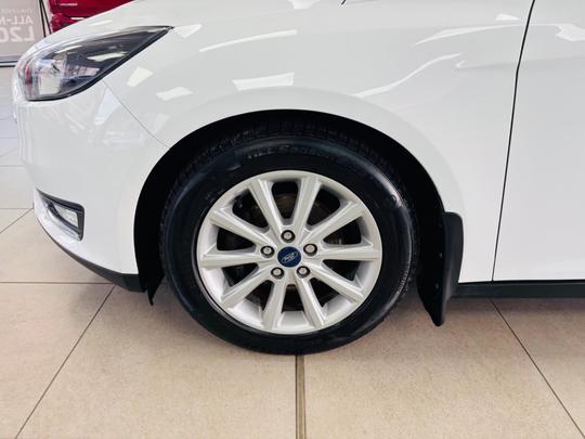 Ford Focus Photo at-d300f370f61c42c0b2b9ceff640a8794.jpg