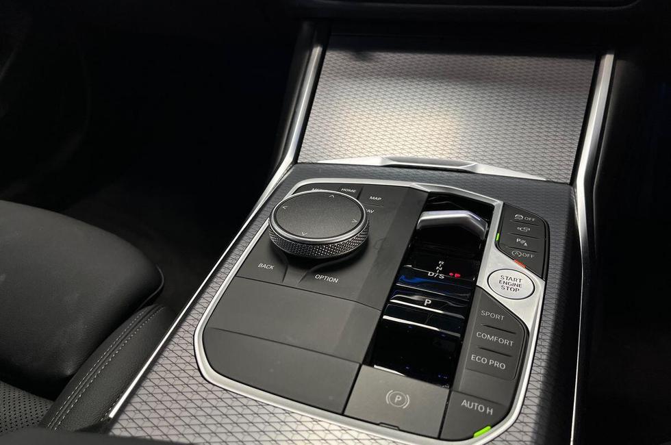 BMW 3 Series Photo at-d3038a7eb0b04a599d94e2a59b032d58.jpg