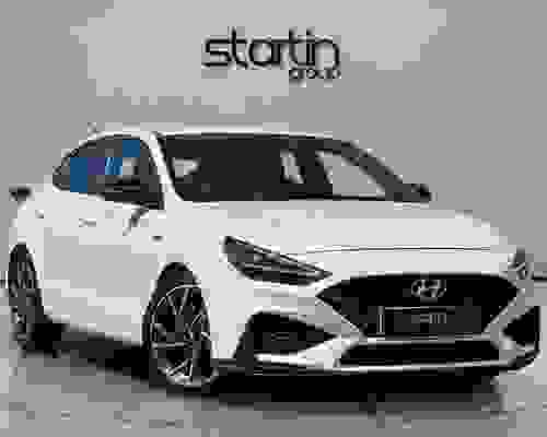 Hyundai i30 1.5 T-GDi MHEV N Line Fastback DCT Euro 6 (s/s) 5dr White at Startin Group