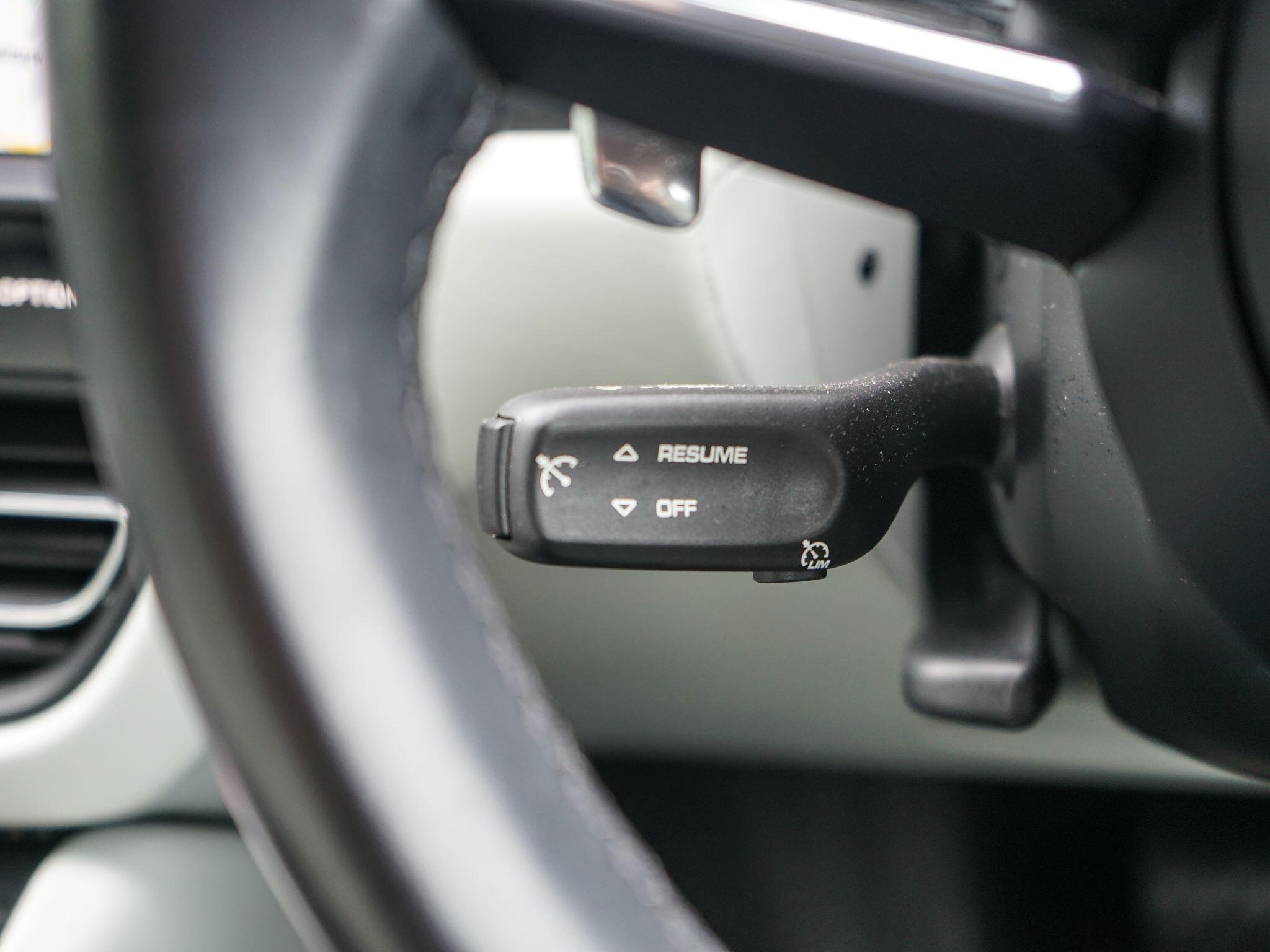 Porsche Macan 2.0T PDK 4WD Euro 6 (s/s) 5dr — photo 39