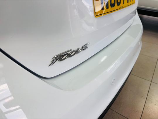 Ford Focus Photo at-d337218a883b44b2954a97bd0472a940.jpg