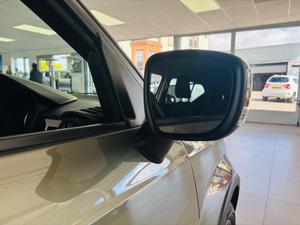 Suzuki Ignis Photo 9