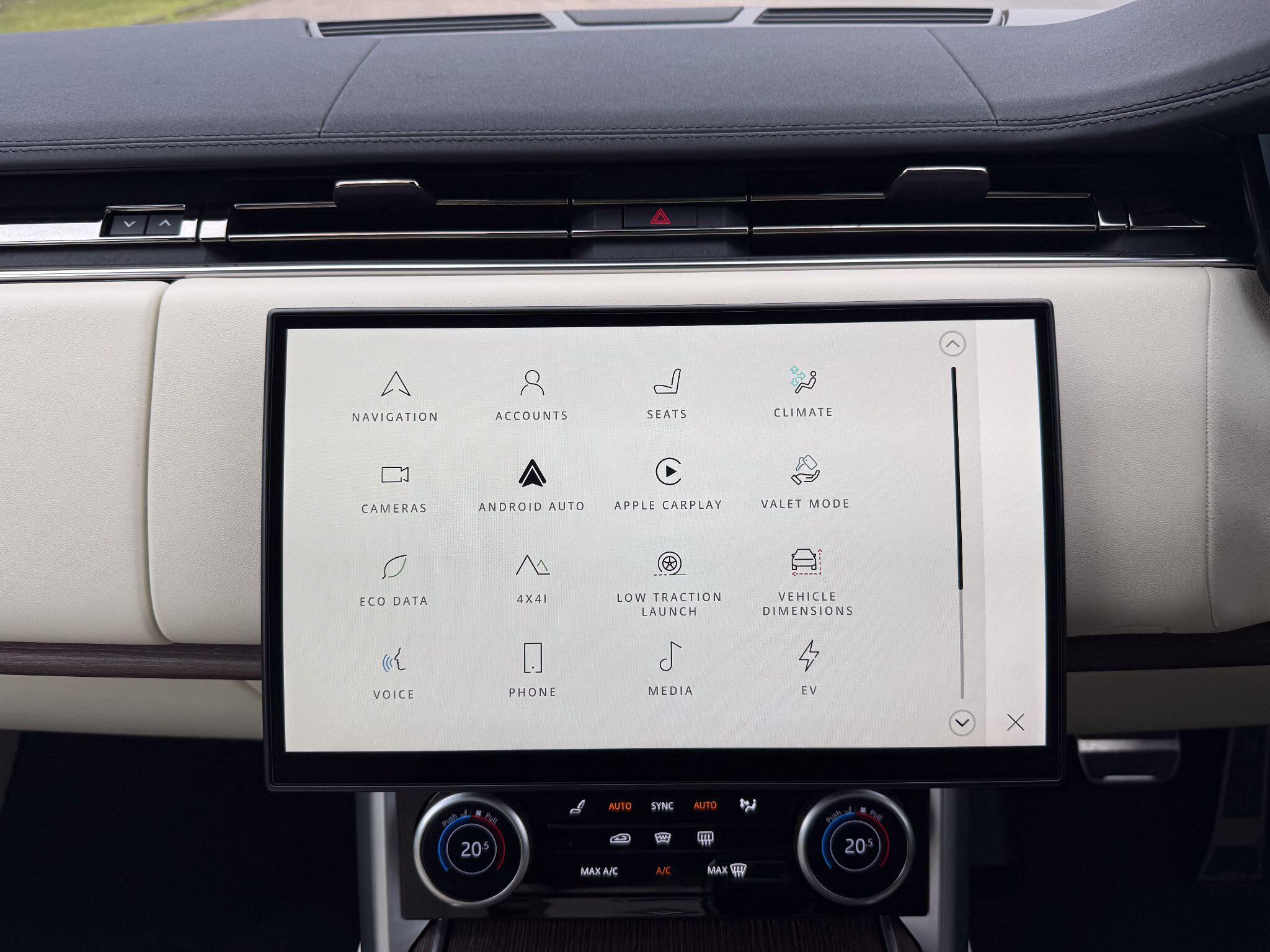 Land Rover Range Rover 3.0 P440e 38.2kWh SE SUV 5dr Petrol Plug-in Hybrid Auto 4WD Euro 6 (s/s) (440 ps) — photo 31