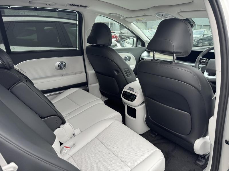Hyundai IONIQ 9 Photo at-d404579c7b524822b3cd900d90c5fe6b.jpg