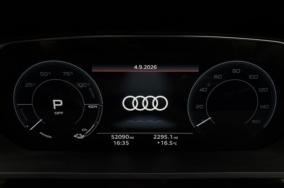 Audi e-tron Photo at-d430fe8ab93045a09609e94b7301a8de.jpg