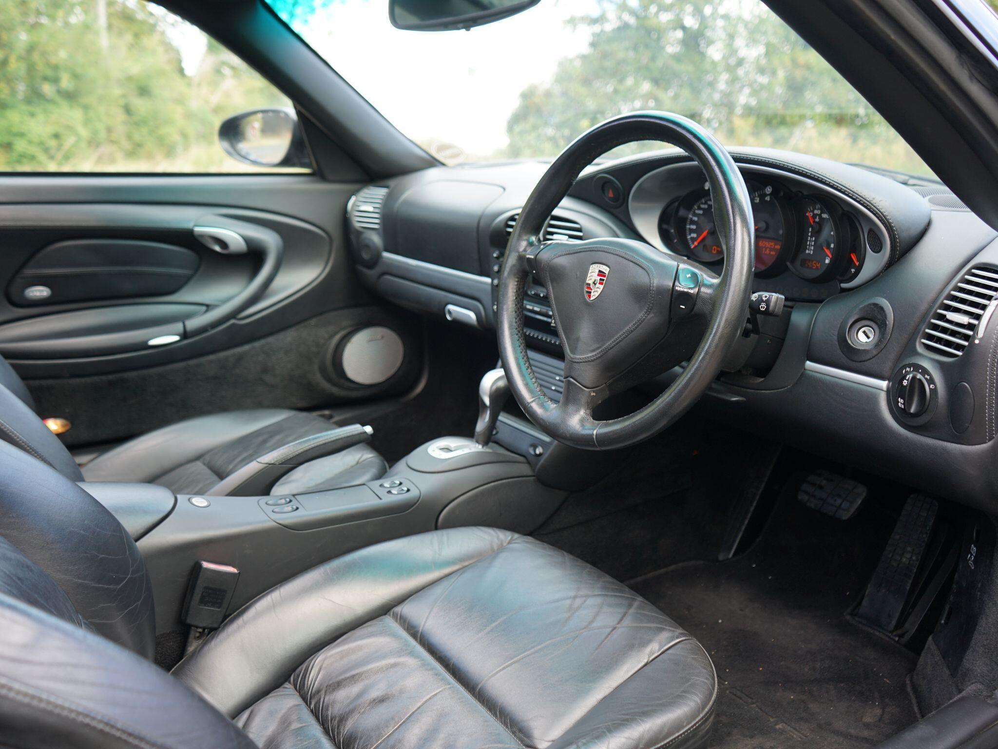 Porsche 911 3.6 996 Turbo Coupe 2dr Petrol Tiptronic S AWD (339 g/km, 414 bhp) — photo 18