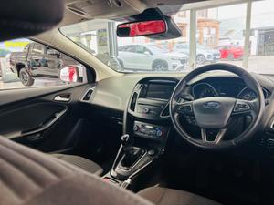 Ford Focus Photo 27