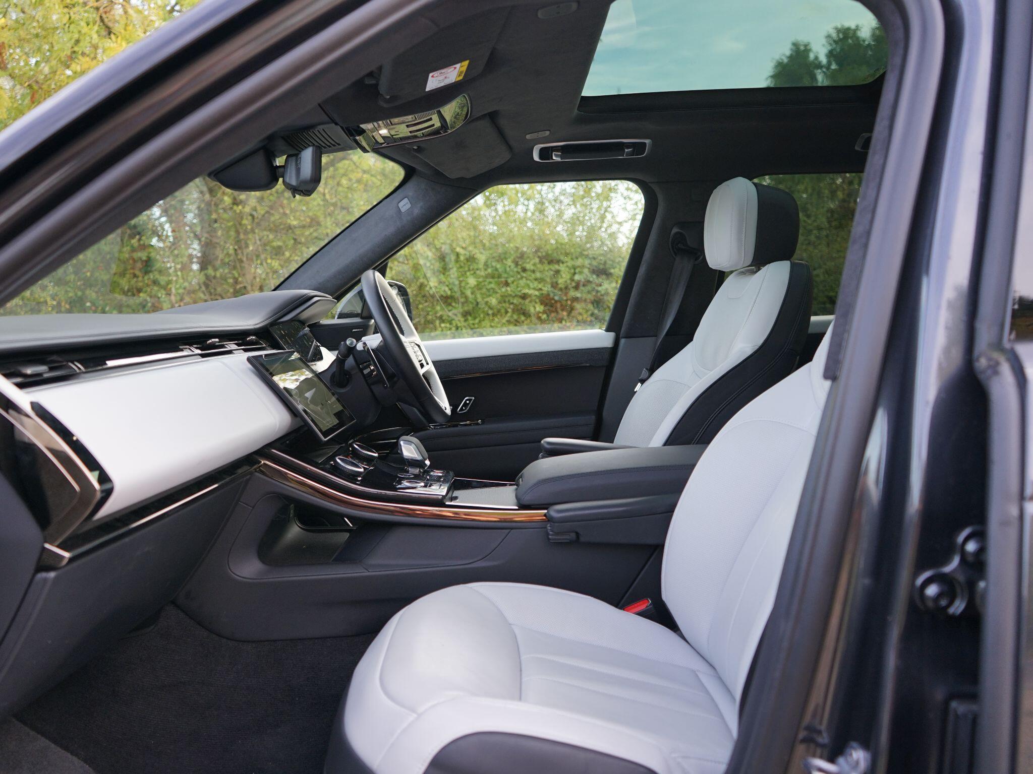 Land Rover Range Rover Sport 3.0 P440e 38.2kWh Autobiography Auto 4WD Euro 6 (s/s) 5dr — photo 3