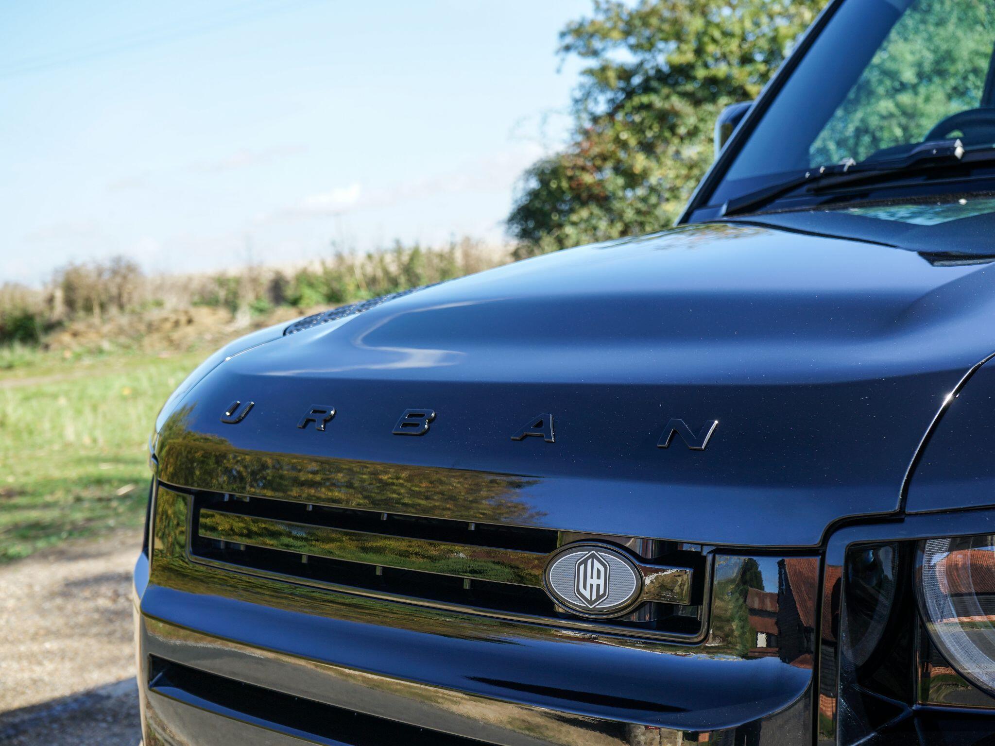 Land Rover Defender 110 3.0 D250 MHEV SE Auto 4WD Euro 6 (s/s) 5dr — photo 9