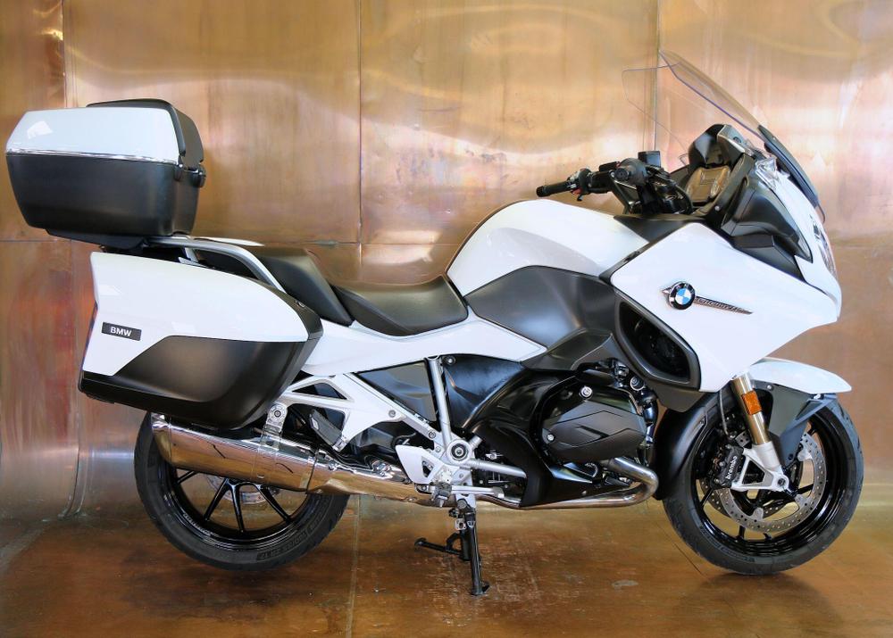 BMW R 1200 RT Photo at-d4c1916f42374550919a8abb72efac46.jpg