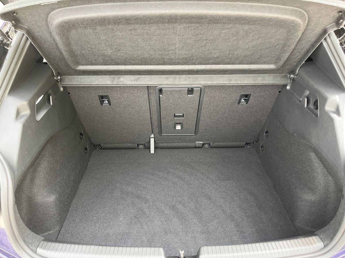 Volkswagen ID.3 Photo at-d4c7a3ea732e489d8d3e313bec2336db.jpg