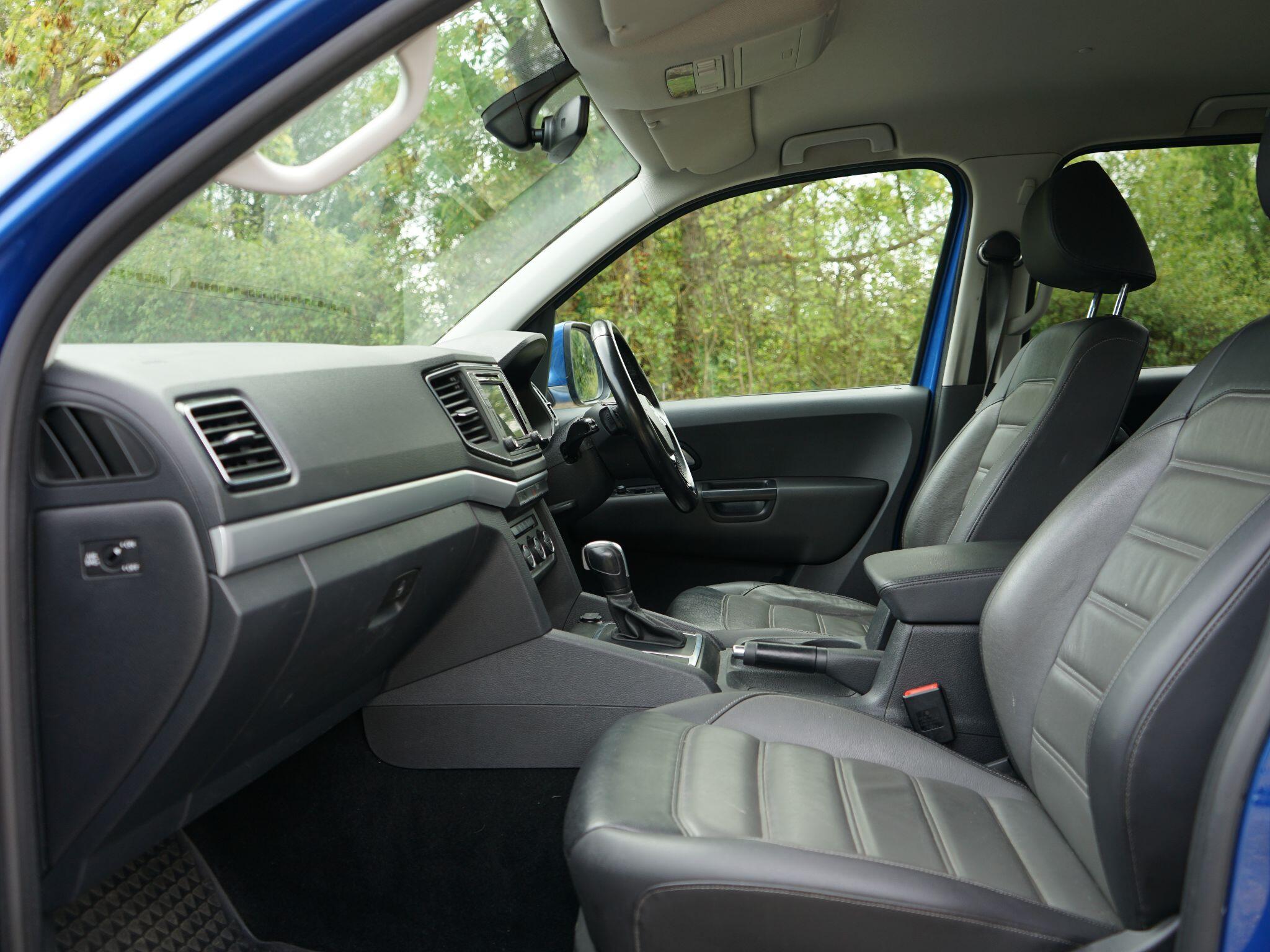 Volkswagen Amarok 3.0 TDI V6 Highline Auto 4Motion Euro 6 (s/s) 4dr — photo 3