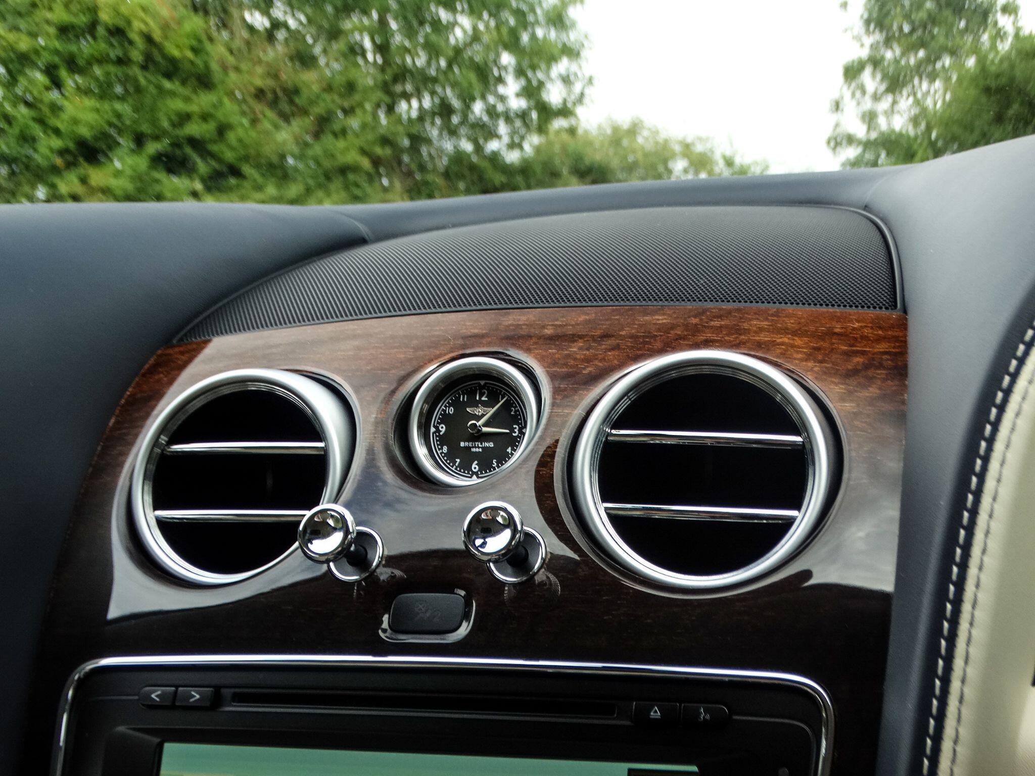 Bentley Continental 4.0 V8 GT S Coupe 2dr Petrol Auto 4WD Euro 6 (528 ps) — photo 19