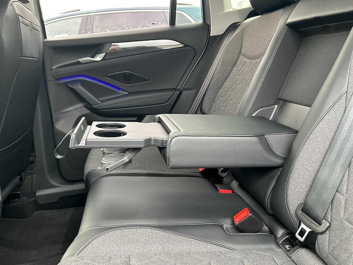 Volkswagen Tiguan Photo at-d54dbd2a18b64aefa689b98efb992367.jpg