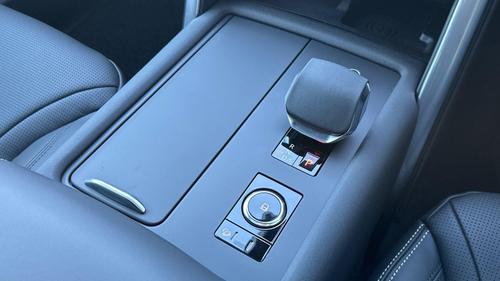 Land Rover Discovery Photo at-d5700cfb20f84bae8d1adde16a0bf24f.jpg