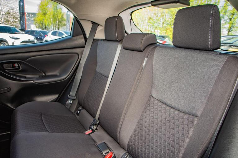 Used Toyota Yaris LS23OWV 7